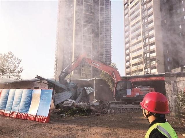 平湖街道雁田水庫(kù)水質(zhì)保障工程鵝公嶺段簽約完工 全面展開(kāi)建筑物拆除作業(yè)